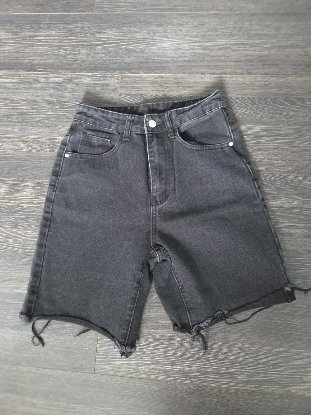 SHEIN Black High-Rise Frayed Hem Denim Shorts